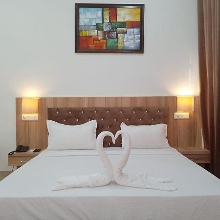 Hotel Lake View By Bookingcare Chhatarpur 外观 照片