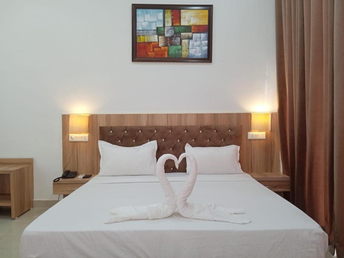 Hotel Lake View By Bookingcare Chhatarpur 外观 照片